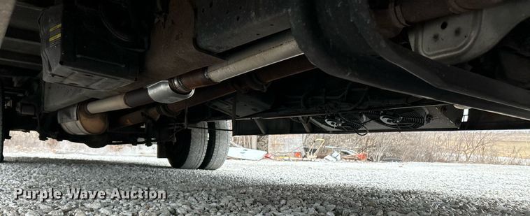 image for item NJ9526 2015 Ford E450 Super Duty shuttle bus