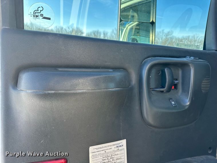 image for item NL9348 2006 Chevrolet C4500 flatbed truck