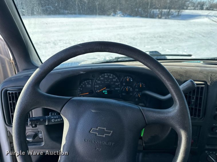 image for item NL9348 2006 Chevrolet C4500 flatbed truck