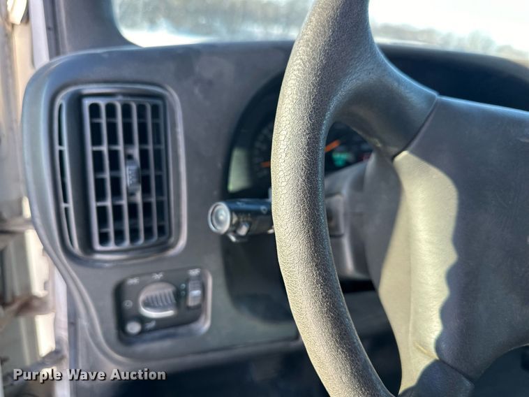 image for item NL9348 2006 Chevrolet C4500 flatbed truck