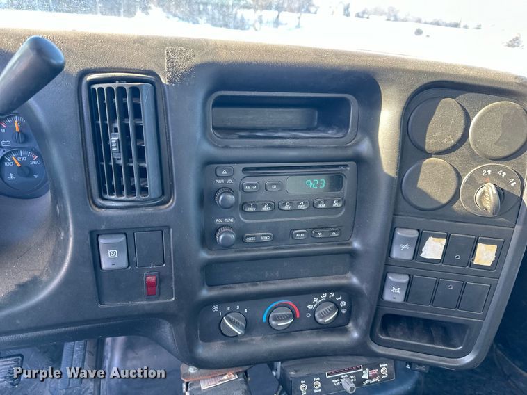 image for item NL9348 2006 Chevrolet C4500 flatbed truck