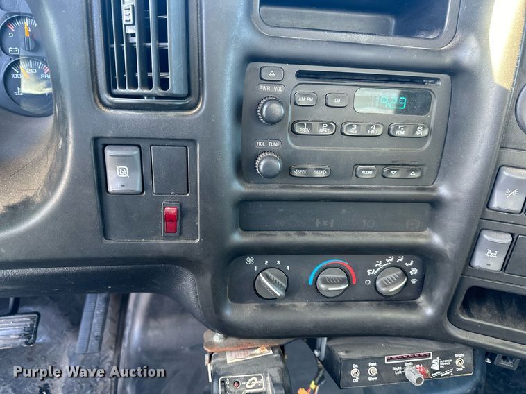 image for item NL9348 2006 Chevrolet C4500 flatbed truck