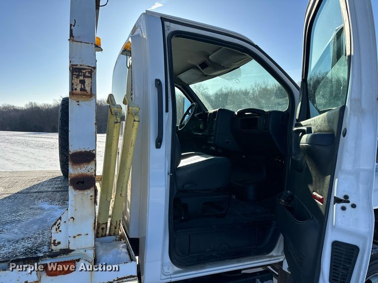 image for item NL9348 2006 Chevrolet C4500 flatbed truck