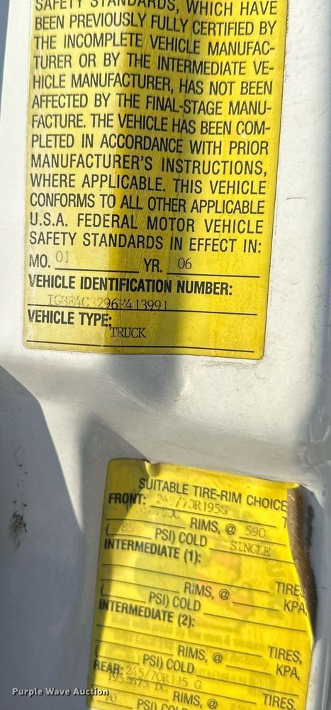 image for item NL9348 2006 Chevrolet C4500 flatbed truck