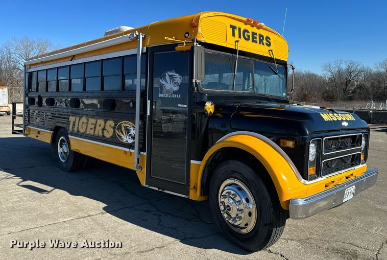 image for item NM9129 1971 Chevrolet    party bus