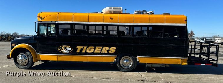 image for item NM9129 1971 Chevrolet    party bus