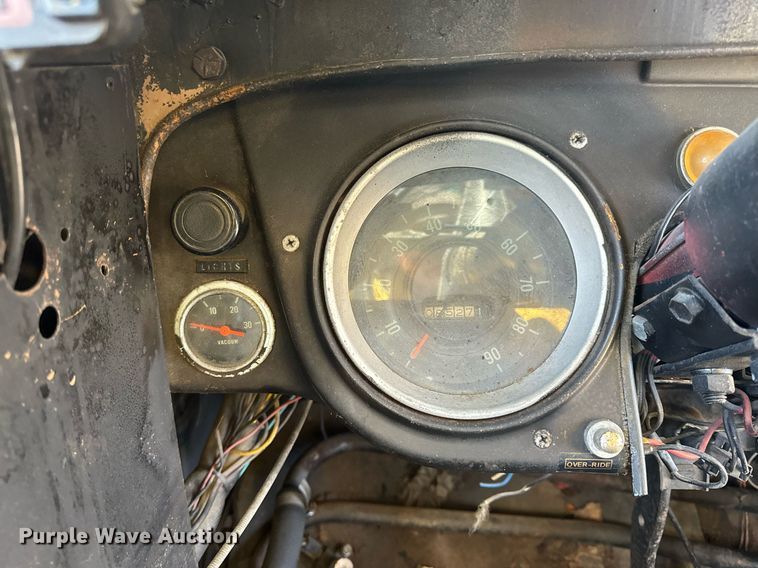 image for item NM9129 1971 Chevrolet    party bus