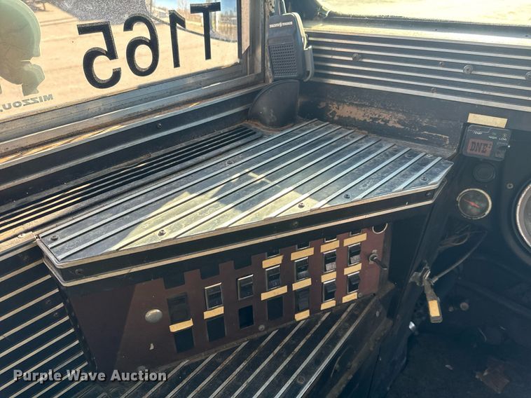 image for item NM9129 1971 Chevrolet    party bus