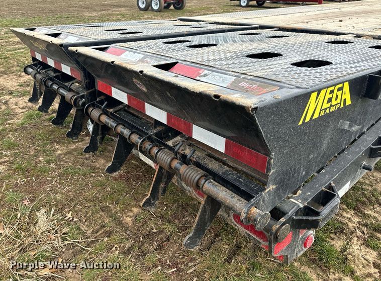 image for item NM9295 2019 Big Tex 22GN-20BK+5MR equipment trailer