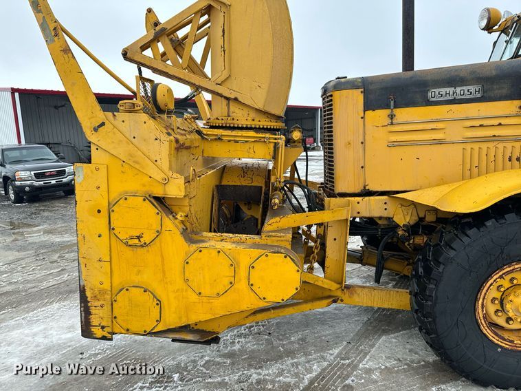 image for item NN9363 1975 Oshkosh W-1700-15 snowblower truck