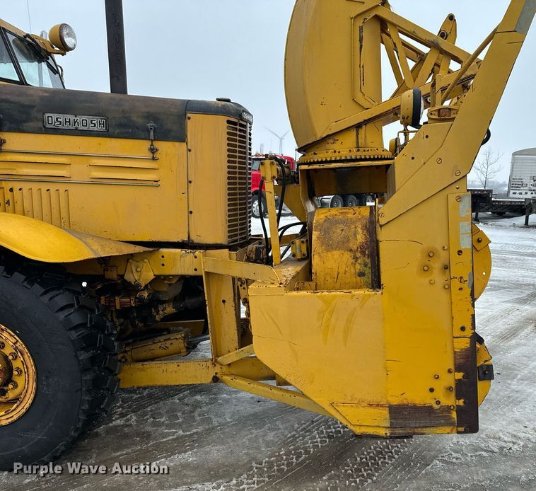 image for item NN9363 1975 Oshkosh W-1700-15 snowblower truck