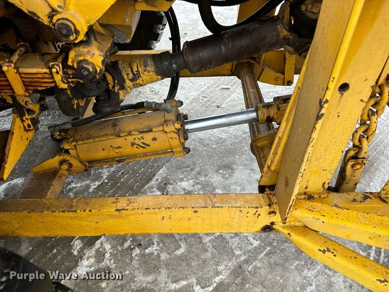 image for item NN9363 1975 Oshkosh W-1700-15 snowblower truck