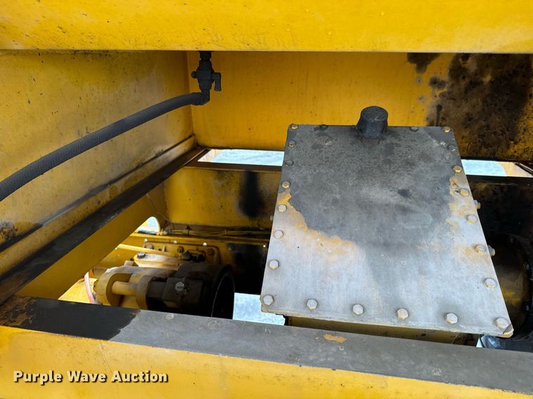 image for item NN9363 1975 Oshkosh W-1700-15 snowblower truck