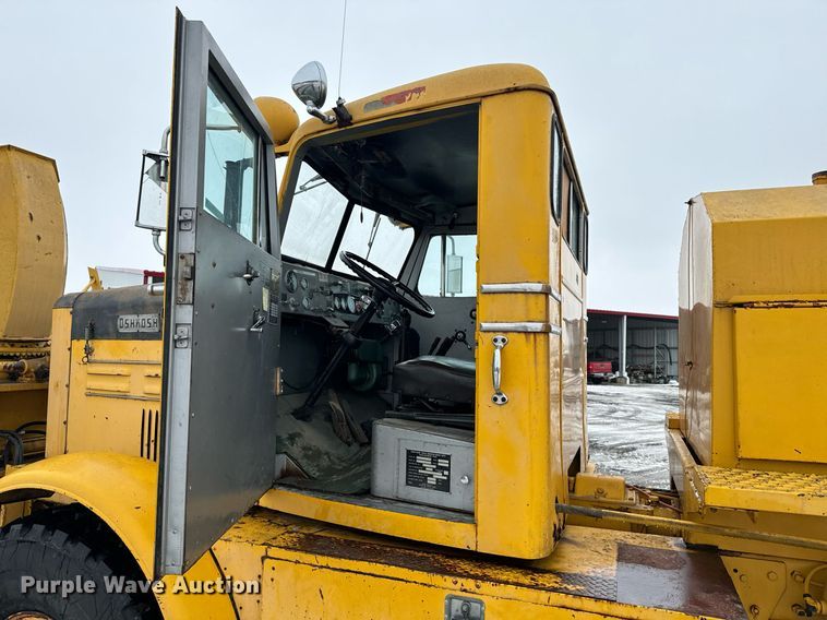 image for item NN9363 1975 Oshkosh W-1700-15 snowblower truck