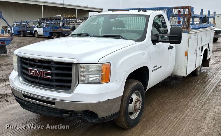 image for item NN9431 2007 GMC Sierra 3500HD utility bed pickup truck