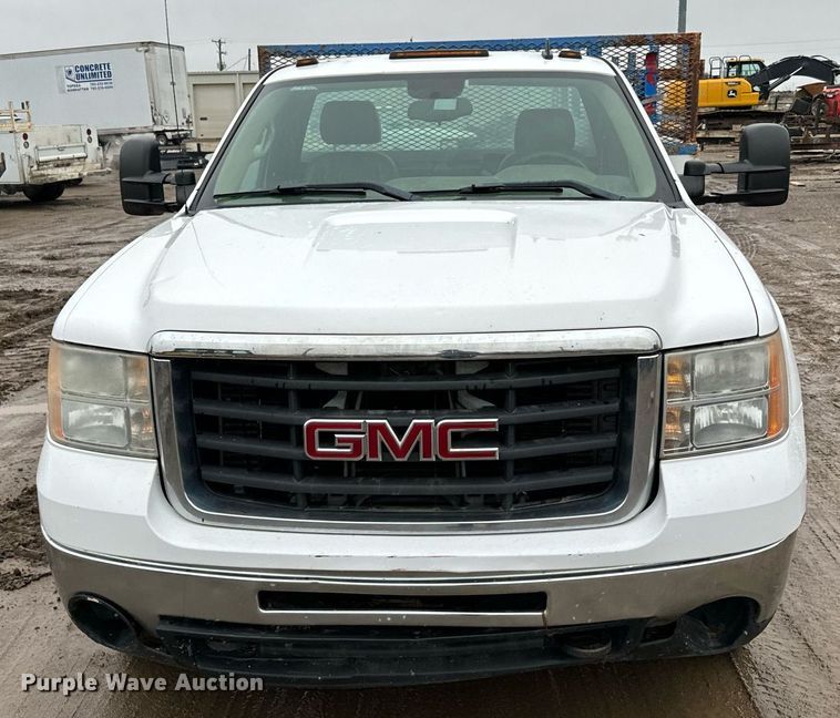 image for item NN9431 2007 GMC Sierra 3500HD utility bed pickup truck