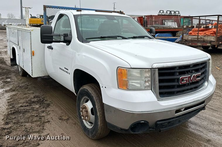 image for item NN9431 2007 GMC Sierra 3500HD utility bed pickup truck