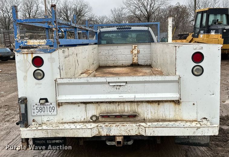 image for item NN9431 2007 GMC Sierra 3500HD utility bed pickup truck