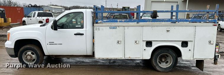 image for item NN9431 2007 GMC Sierra 3500HD utility bed pickup truck