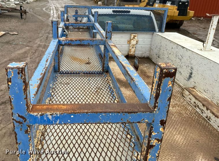 image for item NN9431 2007 GMC Sierra 3500HD utility bed pickup truck