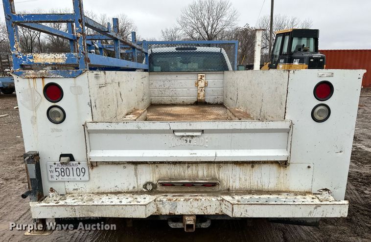 image for item NN9431 2007 GMC Sierra 3500HD utility bed pickup truck