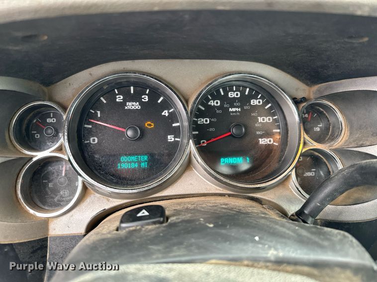 image for item NN9431 2007 GMC Sierra 3500HD utility bed pickup truck