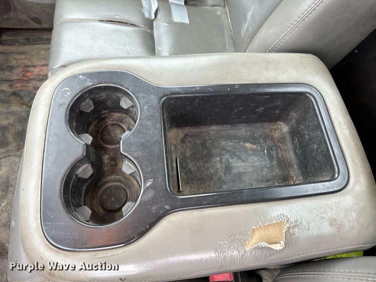 image for item NN9431 2007 GMC Sierra 3500HD utility bed pickup truck