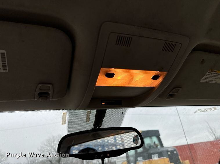 image for item NN9431 2007 GMC Sierra 3500HD utility bed pickup truck