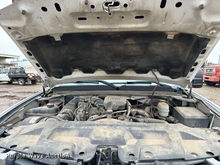 image for item NN9431 2007 GMC Sierra 3500HD utility bed pickup truck