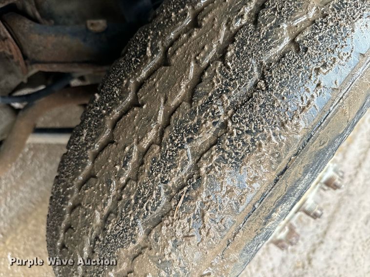 image for item NN9431 2007 GMC Sierra 3500HD utility bed pickup truck