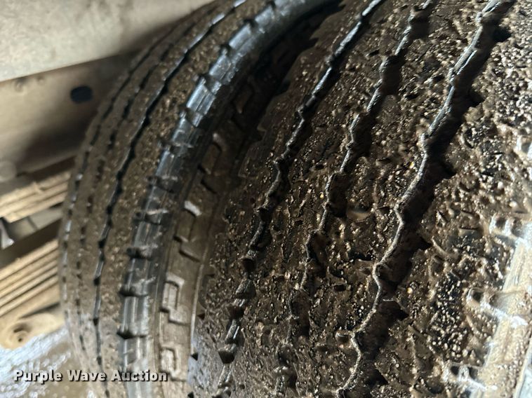 image for item NN9431 2007 GMC Sierra 3500HD utility bed pickup truck