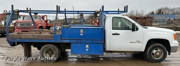 image for item NN9432 2007 GMC  Sierra 3500HD utility bed pickup truck
