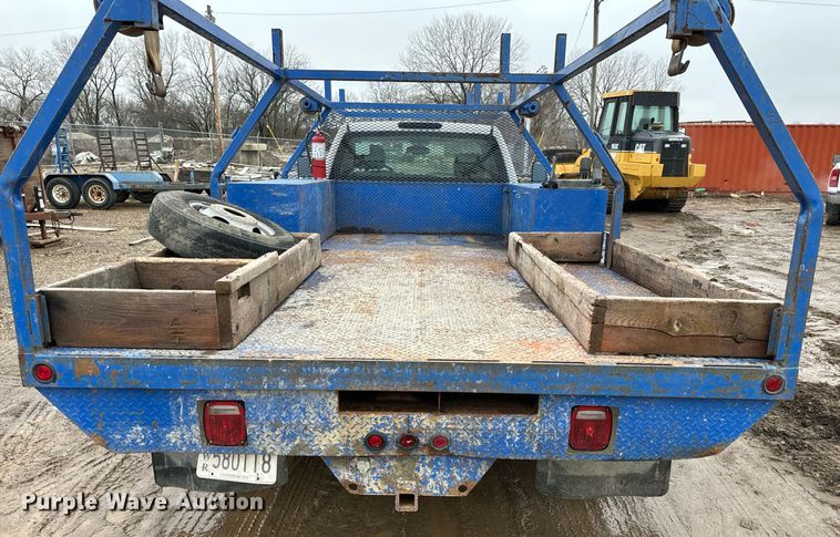 image for item NN9432 2007 GMC  Sierra 3500HD utility bed pickup truck