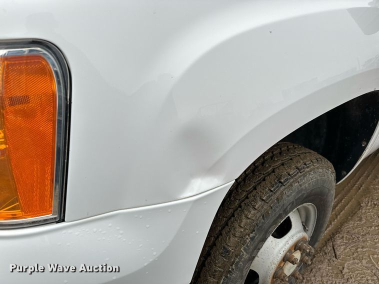 image for item NN9432 2007 GMC  Sierra 3500HD utility bed pickup truck