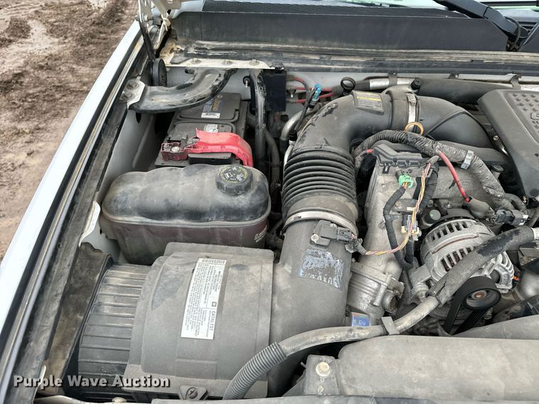 image for item NN9432 2007 GMC  Sierra 3500HD utility bed pickup truck