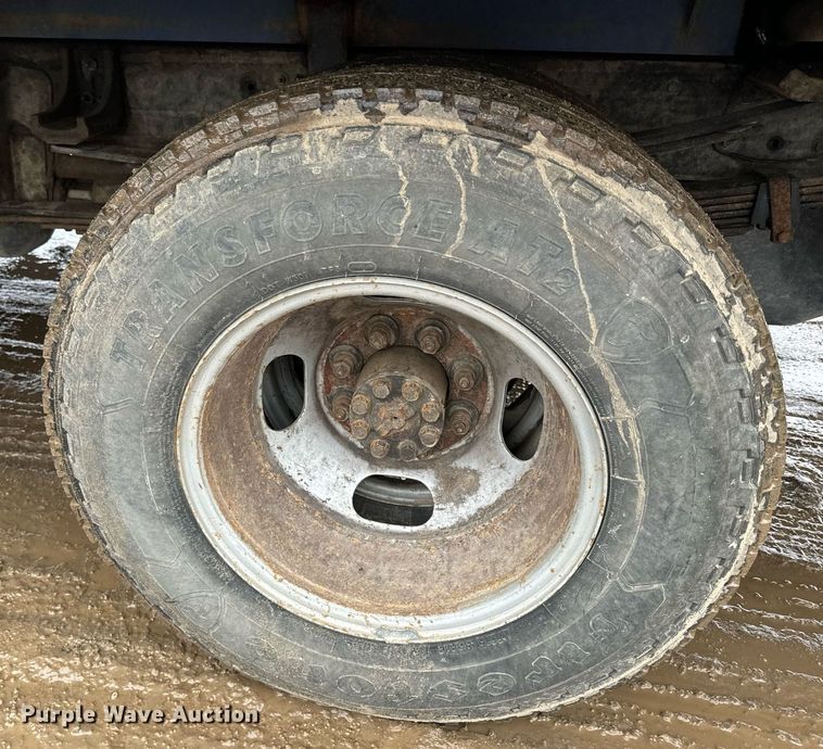 image for item NN9432 2007 GMC  Sierra 3500HD utility bed pickup truck