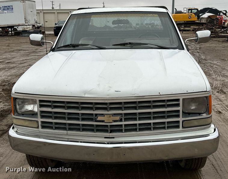 image for item NN9433 1990 Chevrolet  C2500 flatbed pickup truck