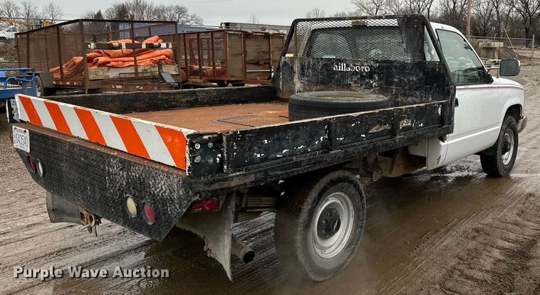 image for item NN9433 1990 Chevrolet  C2500 flatbed pickup truck