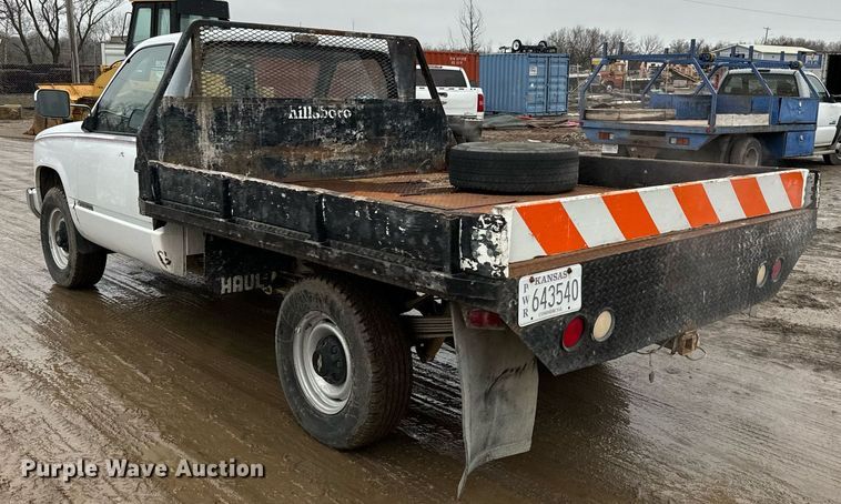 image for item NN9433 1990 Chevrolet  C2500 flatbed pickup truck