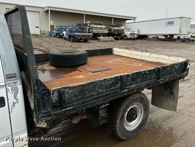 image for item NN9433 1990 Chevrolet  C2500 flatbed pickup truck