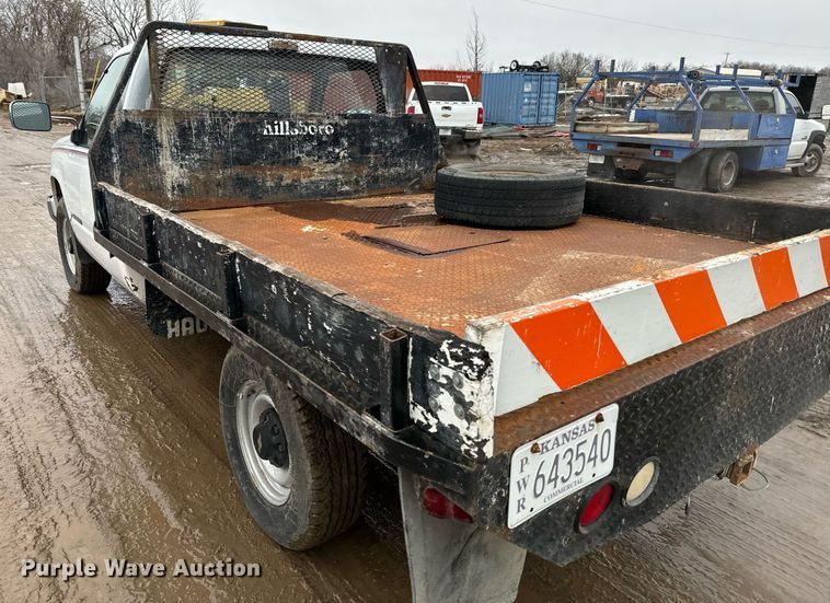 image for item NN9433 1990 Chevrolet  C2500 flatbed pickup truck