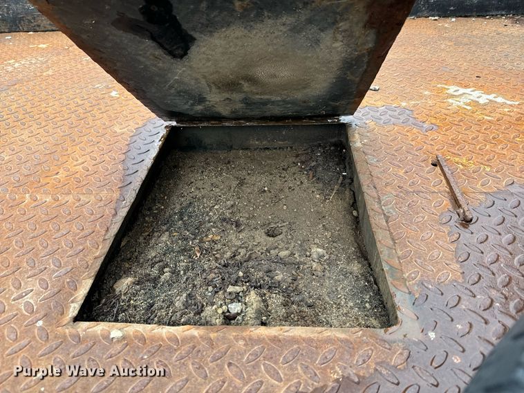 image for item NN9433 1990 Chevrolet  C2500 flatbed pickup truck