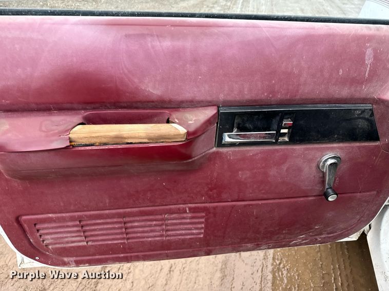 image for item NN9433 1990 Chevrolet  C2500 flatbed pickup truck