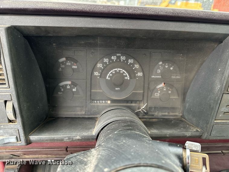 image for item NN9433 1990 Chevrolet  C2500 flatbed pickup truck