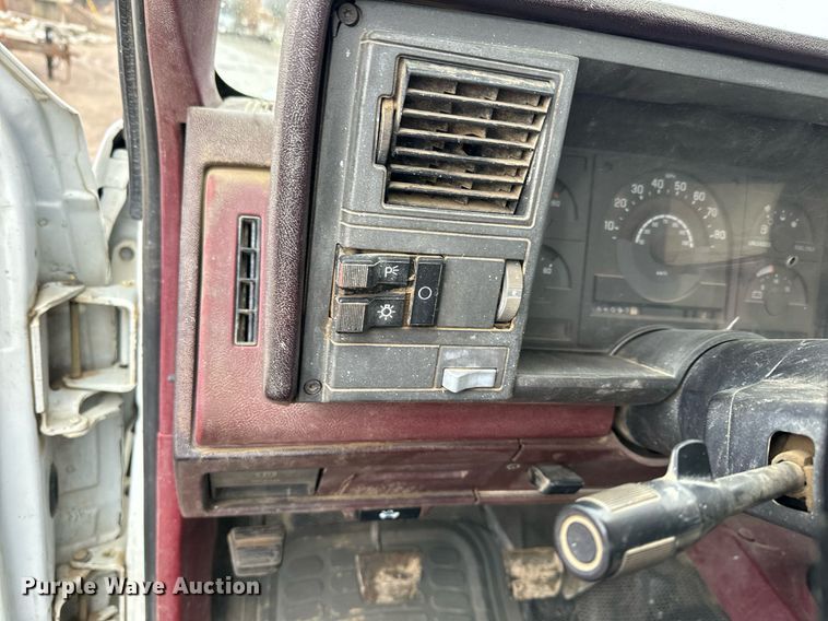 image for item NN9433 1990 Chevrolet  C2500 flatbed pickup truck