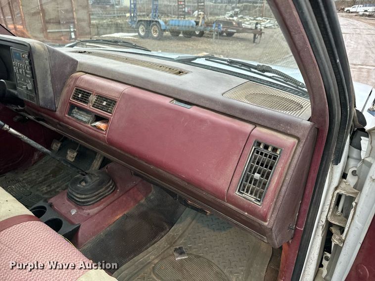 image for item NN9433 1990 Chevrolet  C2500 flatbed pickup truck