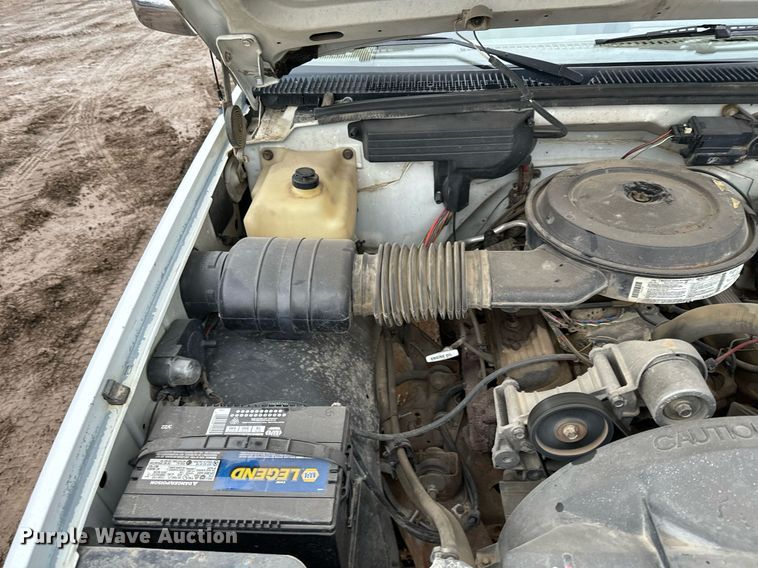 image for item NN9433 1990 Chevrolet  C2500 flatbed pickup truck