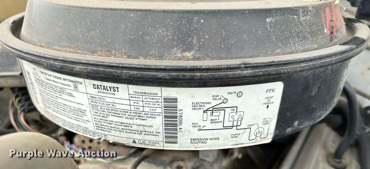 image for item NN9433 1990 Chevrolet  C2500 flatbed pickup truck