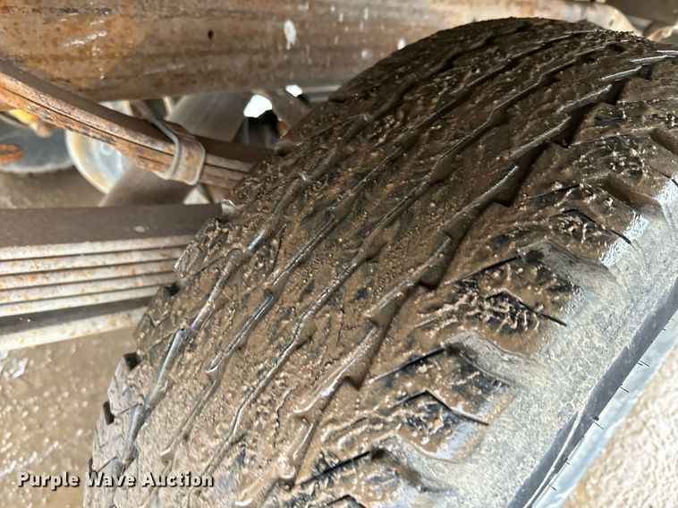 image for item NN9433 1990 Chevrolet  C2500 flatbed pickup truck