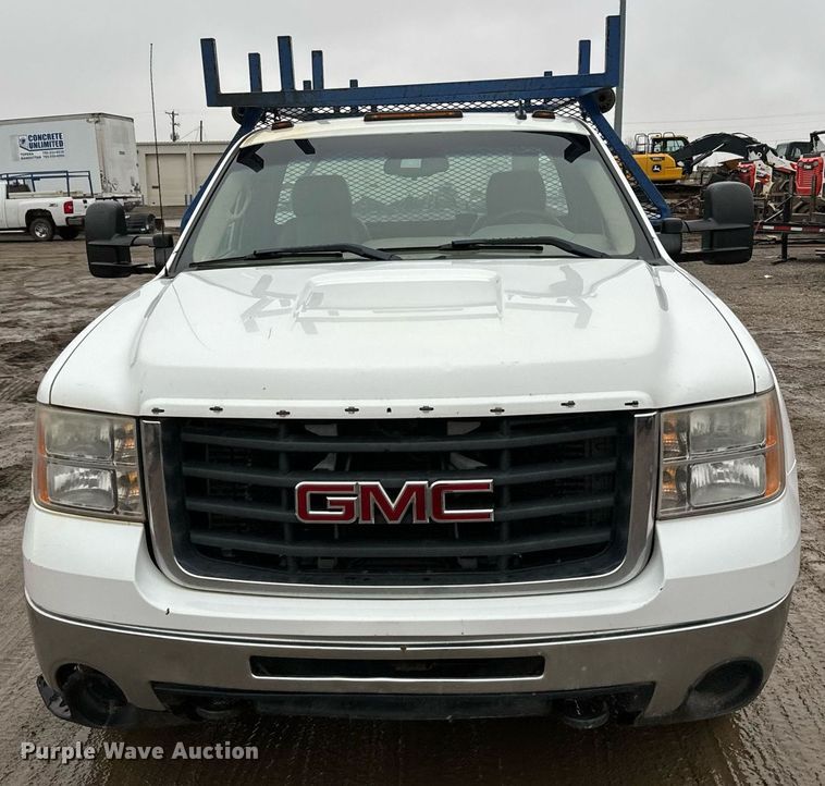 image for item NN9434 2007 GMC Sierra 3500HD utility bed pickup truck
